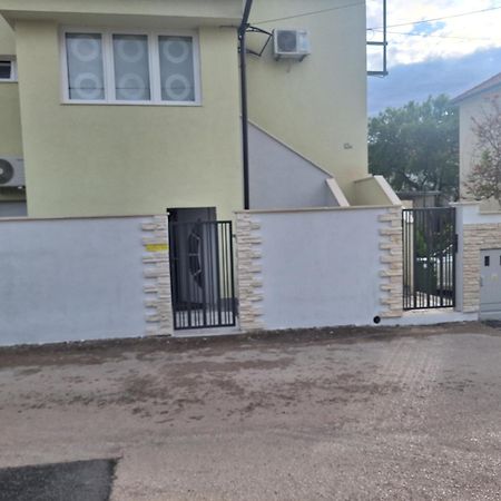 Apartman Anchi Zara Esterno foto