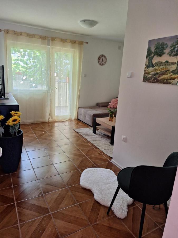 Apartman Anchi Zara Esterno foto